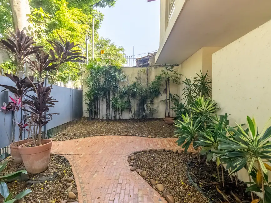 Casa com 5 quartos à venda, 318m2 em Pacaembu, São Paulo - SP - imagem 6 Foto 6 de Casa com 5 quartos à venda, 318m2 em Pacaembu, São Paulo - SP