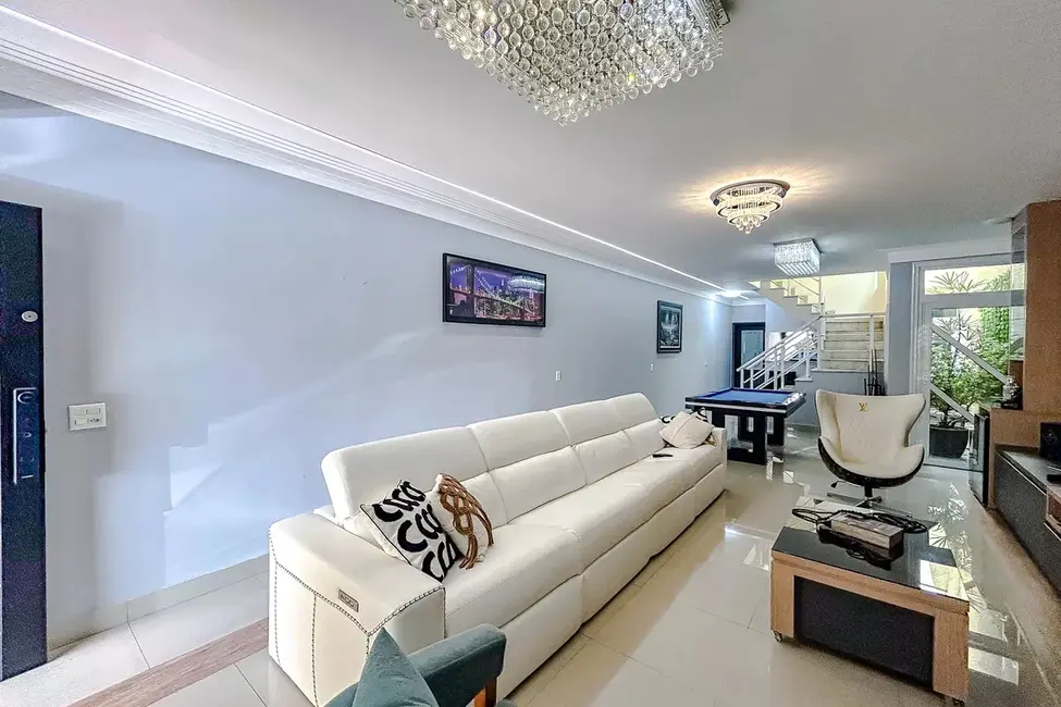 Casa com 4 quartos à venda, 212m2 em Penha de França, São Paulo - SP - imagem 2 Foto 2 de Casa com 4 quartos à venda, 212m2 em Penha de França, São Paulo - SP