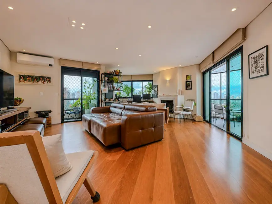 Apartamento com 3 quartos à venda, 236m2 em Aclimação, São Paulo - SP - imagem 8 Foto 8 de Apartamento com 3 quartos à venda, 236m2 em Aclimação, São Paulo - SP