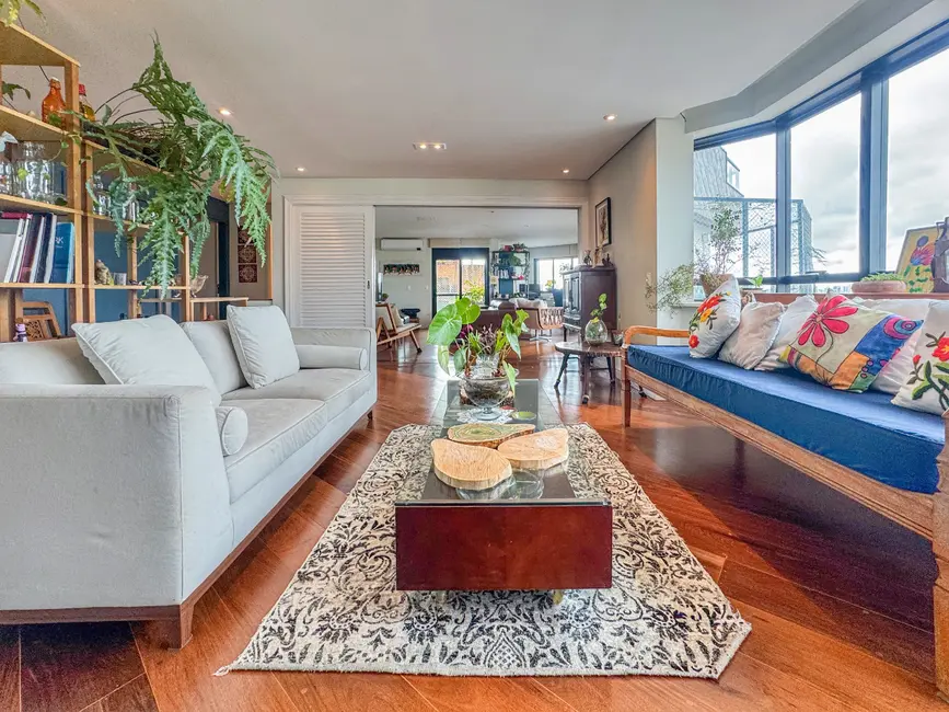 Apartamento com 3 quartos à venda, 236m2 em Aclimação, São Paulo - SP - imagem 6 Foto 6 de Apartamento com 3 quartos à venda, 236m2 em Aclimação, São Paulo - SP