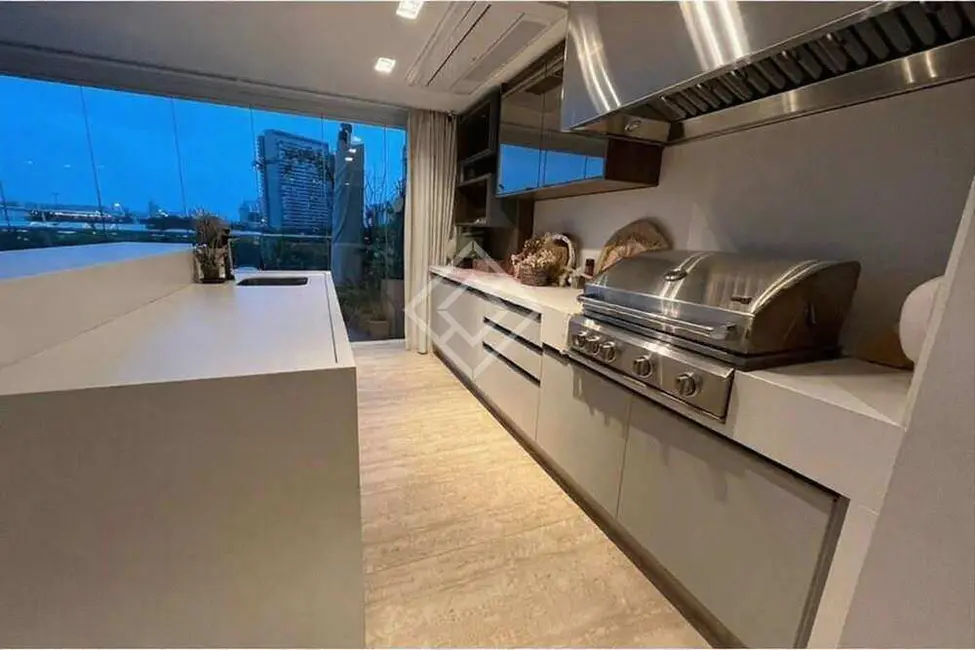 Apartamento com 3 quartos para alugar, 291m2 em Água Branca, São Paulo - SP - imagem 3 Foto 3 de Apartamento com 3 quartos para alugar, 291m2 em Água Branca, São Paulo - SP