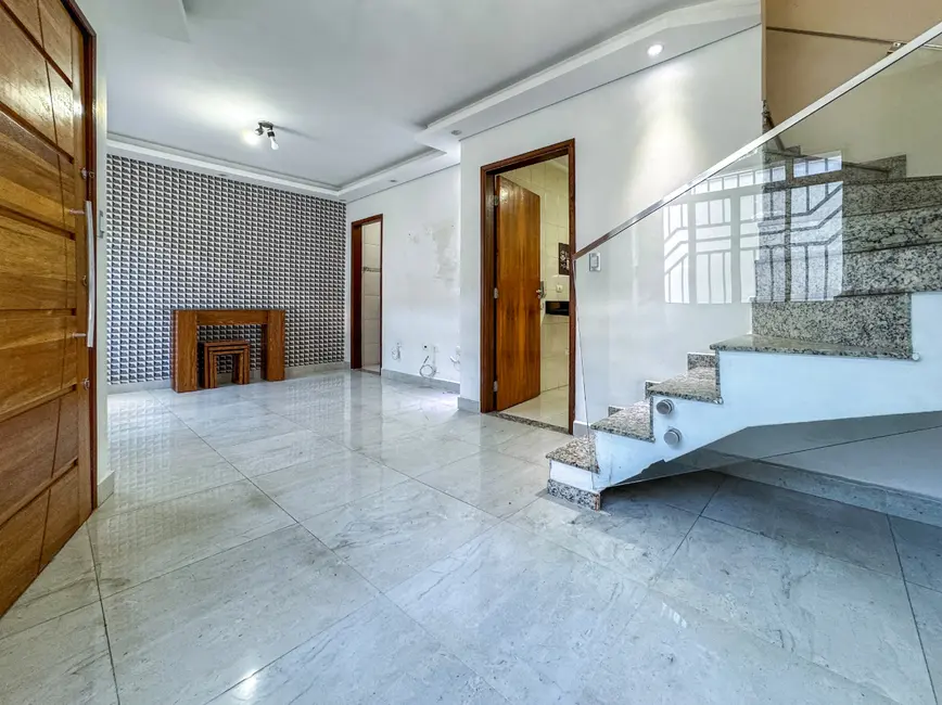 Foto 2 de Casa de Condomínio com 3 quartos à venda em Vila Bertioga, São Paulo - SP