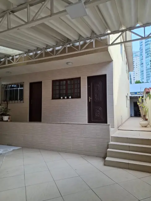 Casa com 9 quartos à venda, 416m2 em Santa Teresinha, São Paulo - SP - imagem 2 Foto 2 de Casa com 9 quartos à venda, 416m2 em Santa Teresinha, São Paulo - SP