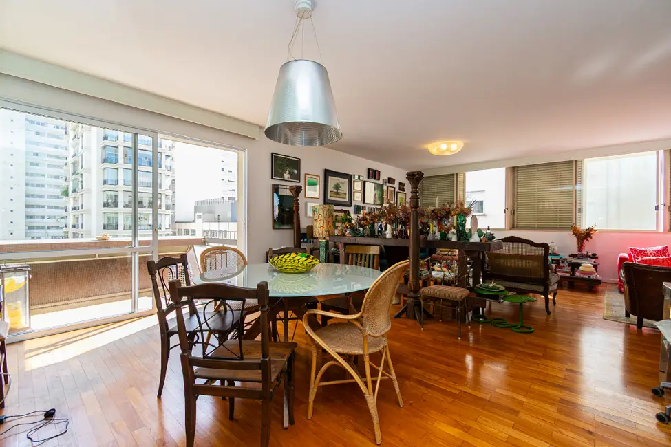 Apartamento com 3 quartos à venda, 210m2 em Santa Cecília, São Paulo - SP - imagem 1 Foto 1 de Apartamento com 3 quartos à venda, 210m2 em Santa Cecília, São Paulo - SP