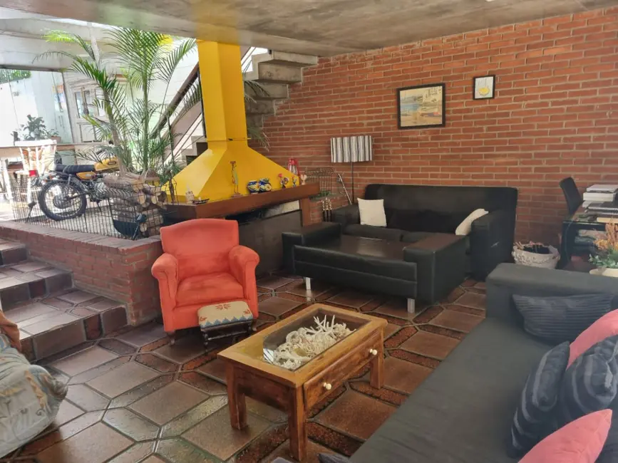 Foto 1 de Casa de Vila com 3 quartos à venda, 194m2 em Chácara Monte Alegre, São Paulo - SP