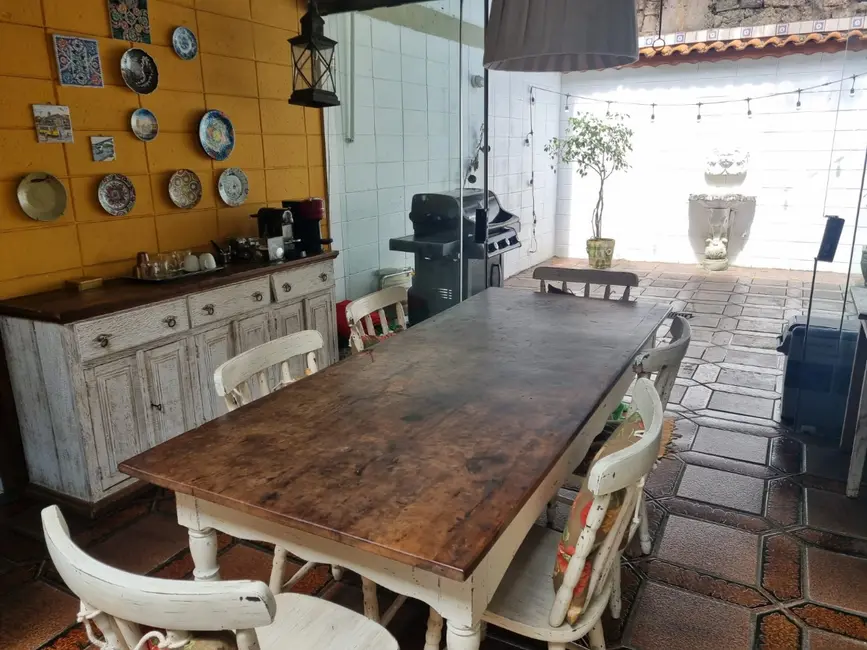 Foto 3 de Casa de Vila com 3 quartos à venda, 194m2 em Chácara Monte Alegre, São Paulo - SP