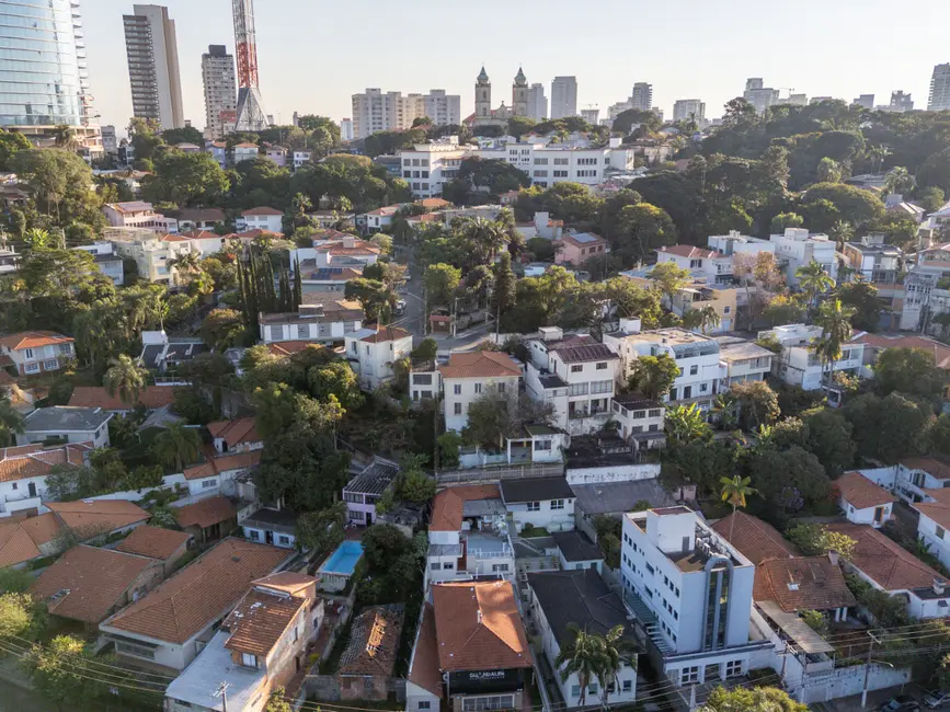 Casa com 4 quartos à venda, 472m2 em Sumaré, São Paulo - SP - imagem 1 Foto 1 de Casa com 4 quartos à venda, 472m2 em Sumaré, São Paulo - SP