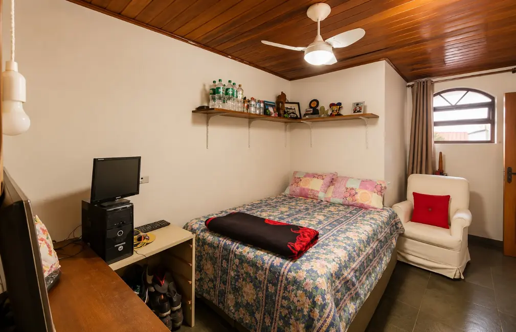 Sobrado com 4 quartos à venda, 415m2 em Vila Guarani (Z Sul), São Paulo - SP - imagem 8 Foto 8 de Sobrado com 4 quartos à venda, 415m2 em Vila Guarani (Z Sul), São Paulo - SP