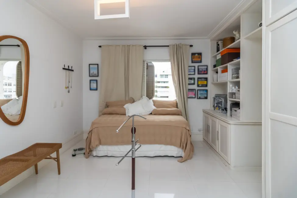 Apartamento com 3 quartos à venda em Aclimação, São Paulo - SP - imagem 5 Foto 5 de Apartamento com 3 quartos à venda em Aclimação, São Paulo - SP