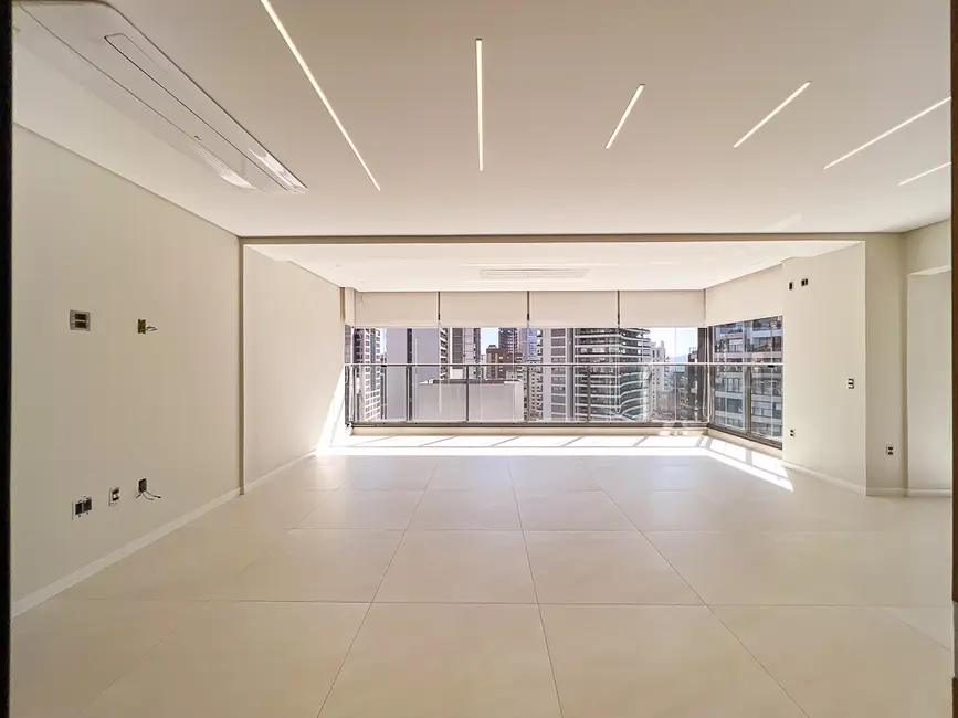 Foto 2 de Apartamento com 3 quartos à venda, 177m2 em Indianópolis, São Paulo - SP