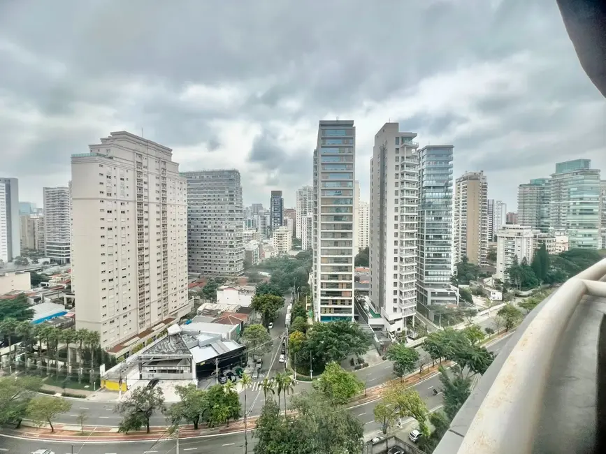 Foto 5 de Apartamento com 2 quartos à venda, 80m2 em Moema, São Paulo - SP