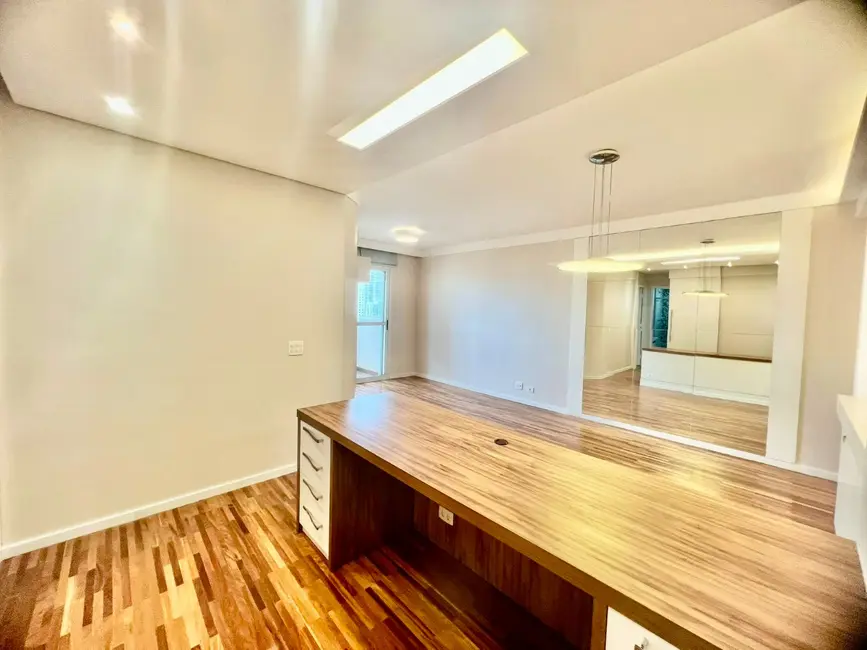 Foto 4 de Apartamento com 2 quartos à venda, 80m2 em Moema, São Paulo - SP