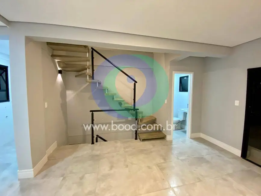 Casa com 2 quartos à venda, 116m2 em Marapé, Santos - SP - imagem 6 Foto 6 de Casa com 2 quartos à venda, 116m2 em Marapé, Santos - SP
