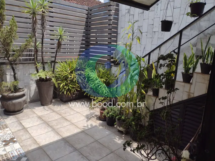 Casa com 3 quartos para alugar, 320m2 em Gonzaga, Santos - SP - imagem 9 Foto 9 de Casa com 3 quartos para alugar, 320m2 em Gonzaga, Santos - SP