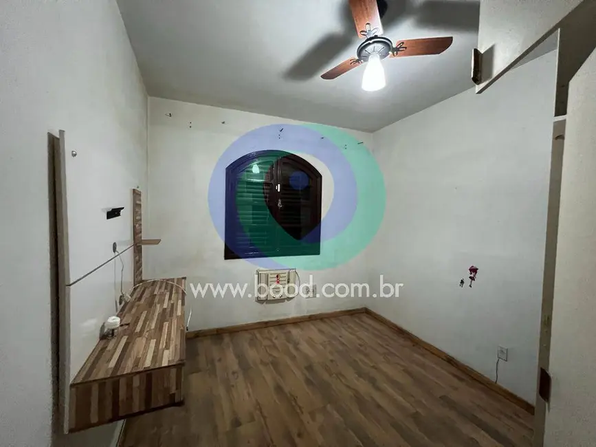 Foto 3 de Casa com 3 quartos à venda, 128m2 em Jardim Independência, Sao Vicente - SP