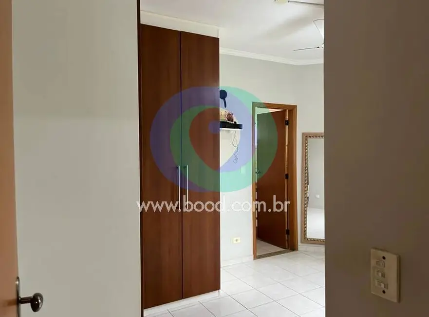 Apartamento com 3 quartos à venda e para alugar, 130m2 em Gonzaga, Santos - SP - imagem 9 Foto 9 de Apartamento com 3 quartos à venda e para alugar, 130m2 em Gonzaga, Santos - SP