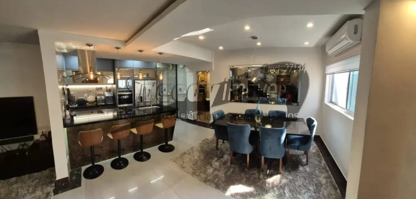 Foto 2 de Casa com 2 quartos à venda, 156m2 em Embaré, Santos - SP