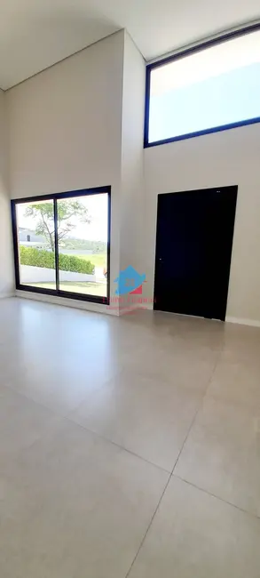 Casa à venda, 800m2 em Monte Alegre, Vinhedo - SP - imagem 2 Foto 2 de Casa à venda, 800m2 em Monte Alegre, Vinhedo - SP