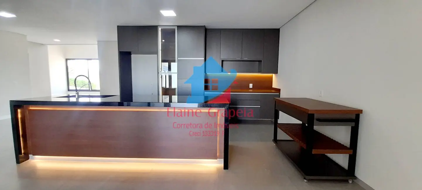 Casa à venda, 800m2 em Monte Alegre, Vinhedo - SP - imagem 3 Foto 3 de Casa à venda, 800m2 em Monte Alegre, Vinhedo - SP