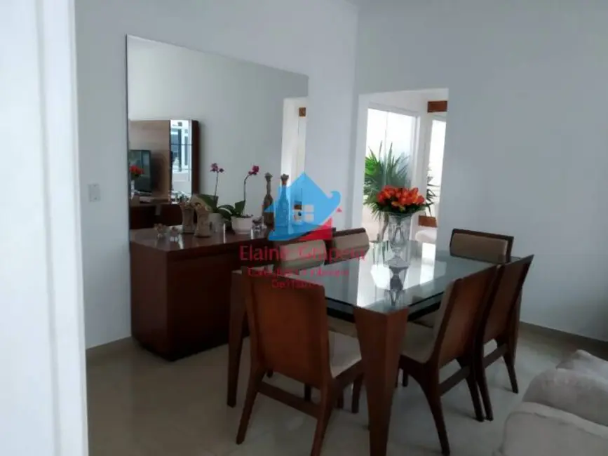 Foto 2 de Casa com 4 quartos à venda, 350m2 em Vinhedo - SP