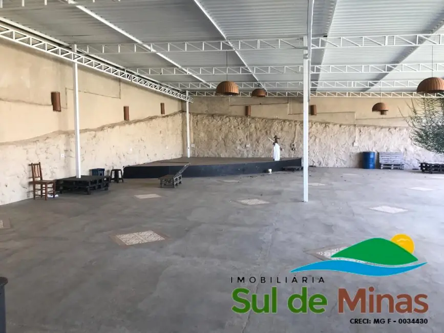 Foto 4 de Sala Comercial à venda, 970m2 em Centro, Munhoz - MG