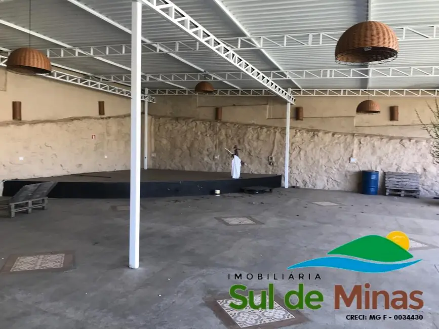Foto 8 de Sala Comercial à venda, 970m2 em Centro, Munhoz - MG