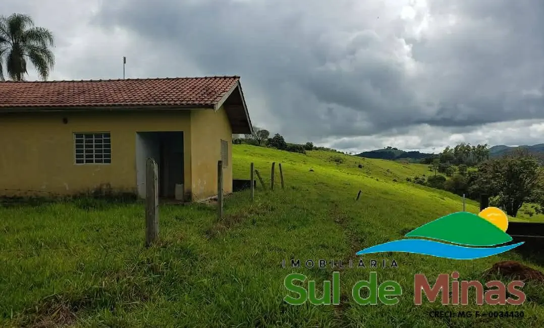 Foto 1 de Terreno / Lote à venda, 10m2 em Centro, Monte Siao - MG