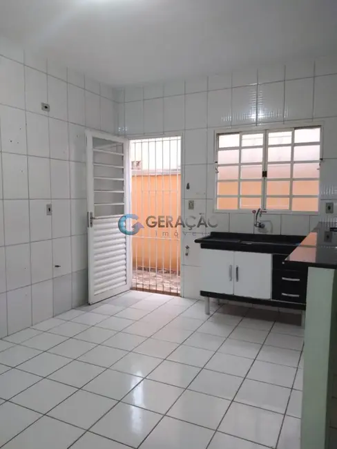Foto 1 de Casa com 2 quartos à venda, 108m2 em Sao Jose Dos Campos - SP
