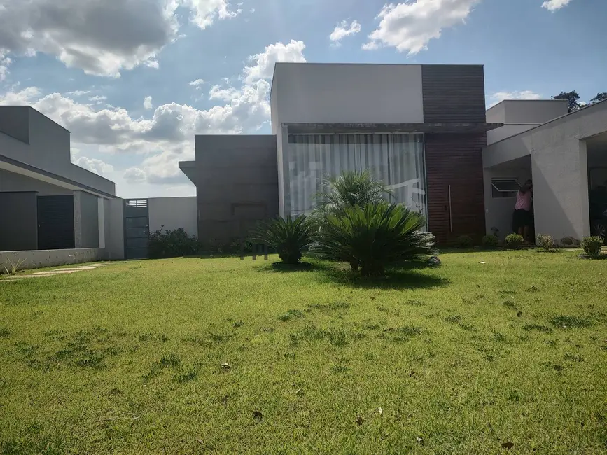 Foto 2 de Casa de Condomínio com 4 quartos à venda, 265m2 em Aracoiaba Da Serra - SP