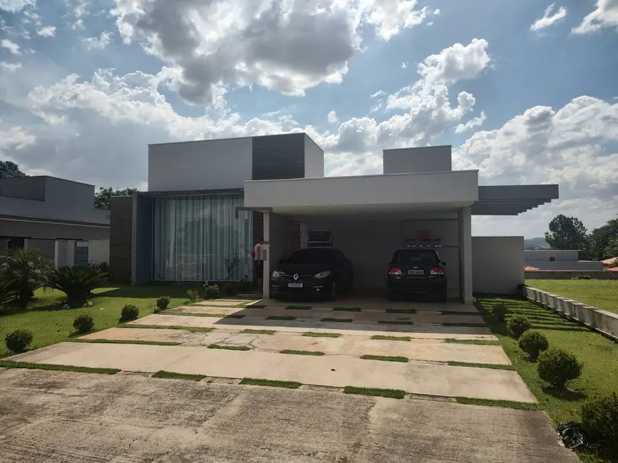 Foto 1 de Casa de Condomínio com 4 quartos à venda, 265m2 em Aracoiaba Da Serra - SP