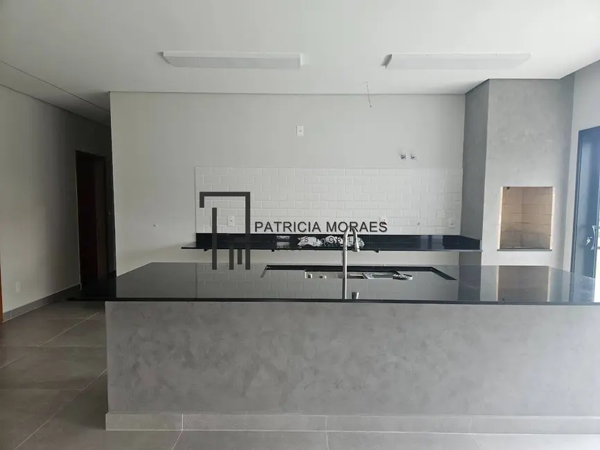 Foto 2 de Casa com 3 quartos à venda, 260m2 em Aracoiaba Da Serra - SP