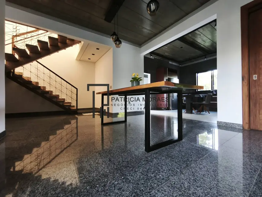 Casa com 3 quartos à venda, 426m2 em Aracoiaba Da Serra - SP - imagem 4 Foto 4 de Casa com 3 quartos à venda, 426m2 em Aracoiaba Da Serra - SP