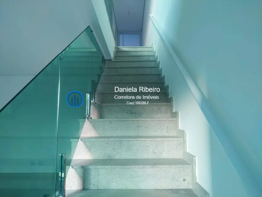 Casa com 3 quartos à venda, 270m2 em Embaré, Santos - SP - imagem 3 Foto 3 de Casa com 3 quartos à venda, 270m2 em Embaré, Santos - SP