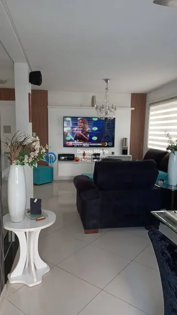 Casa com 3 quartos à venda, 170m2 em Embaré, Santos - SP - imagem 4 Foto 4 de Casa com 3 quartos à venda, 170m2 em Embaré, Santos - SP