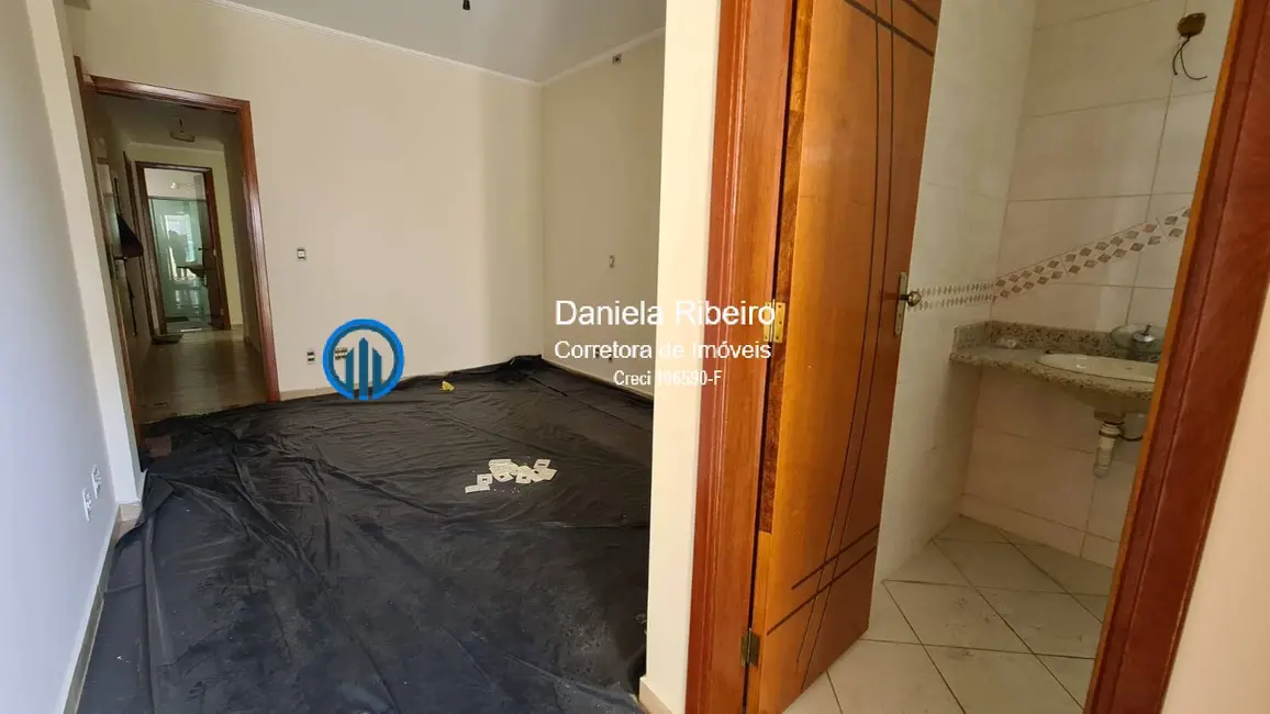 Casa com 4 quartos à venda e para alugar, 420m2 em Campo Grande, Santos - SP - imagem 3 Foto 3 de Casa com 4 quartos à venda e para alugar, 420m2 em Campo Grande, Santos - SP
