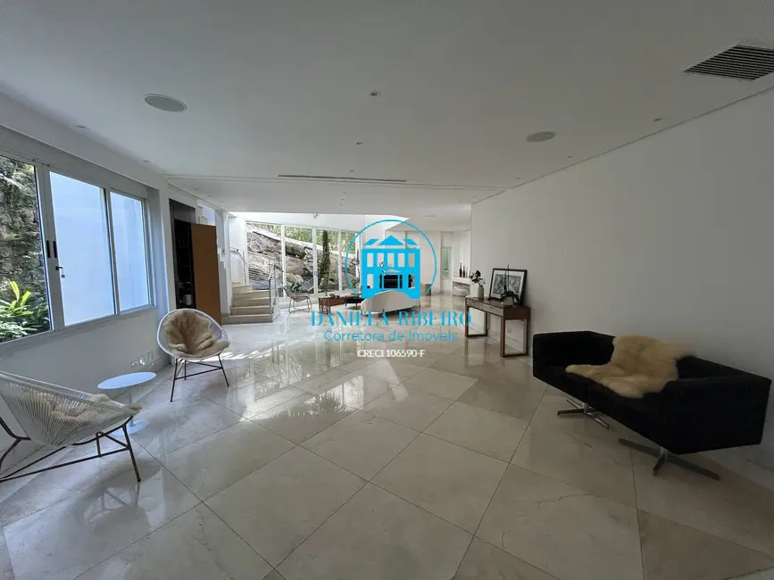 Casa com 4 quartos à venda, 869m2 em Marapé, Santos - SP - imagem 9 Foto 9 de Casa com 4 quartos à venda, 869m2 em Marapé, Santos - SP