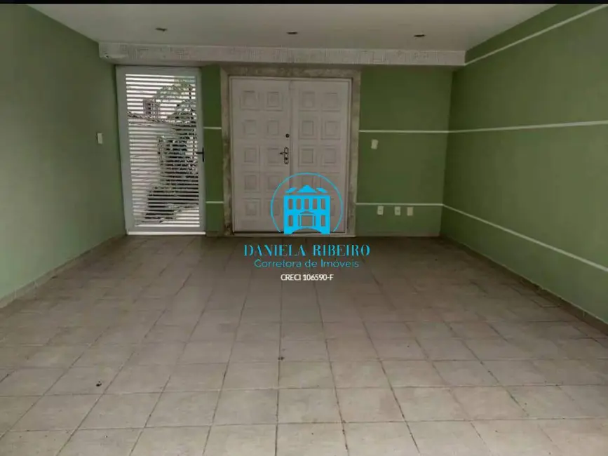 Foto 2 de Casa com 3 quartos à venda, 145m2 em Embaré, Santos - SP