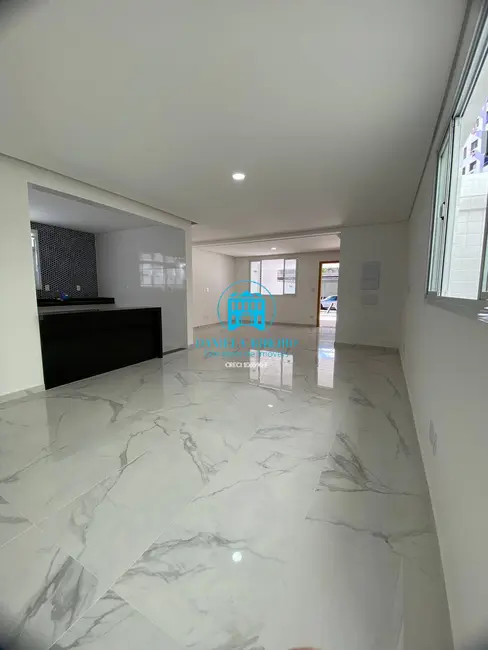 Foto 4 de Casa com 3 quartos à venda, 125m2 em Ponta da Praia, Santos - SP