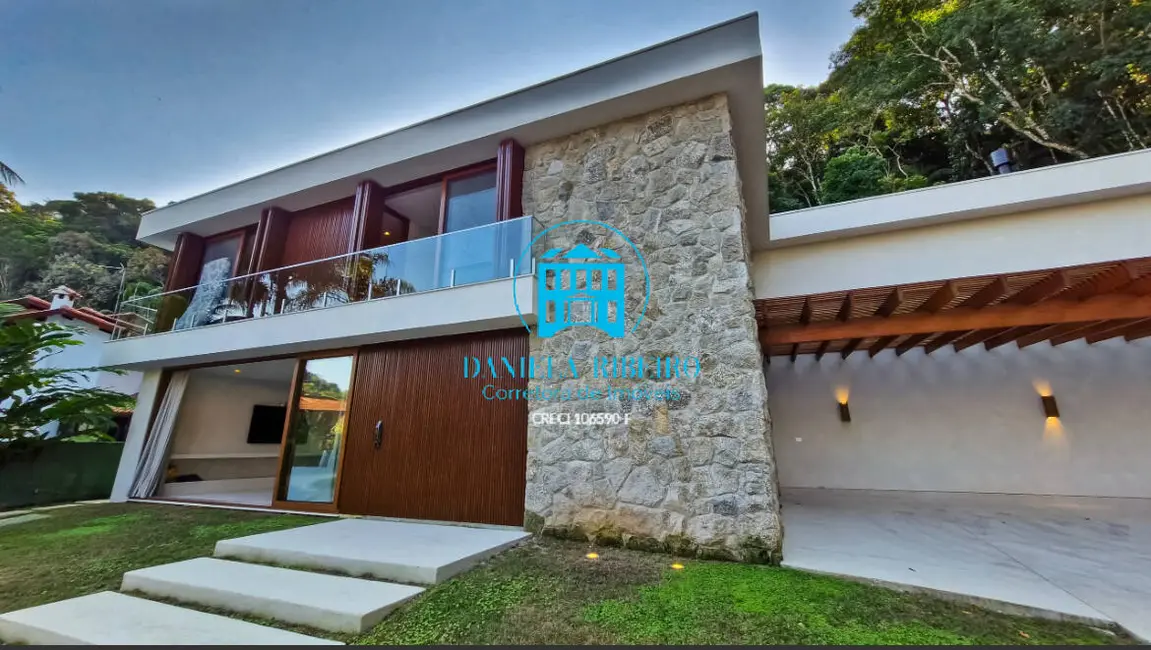 Foto 4 de Casa com 5 quartos à venda, 430m2 em Centro, Caraguatatuba - SP