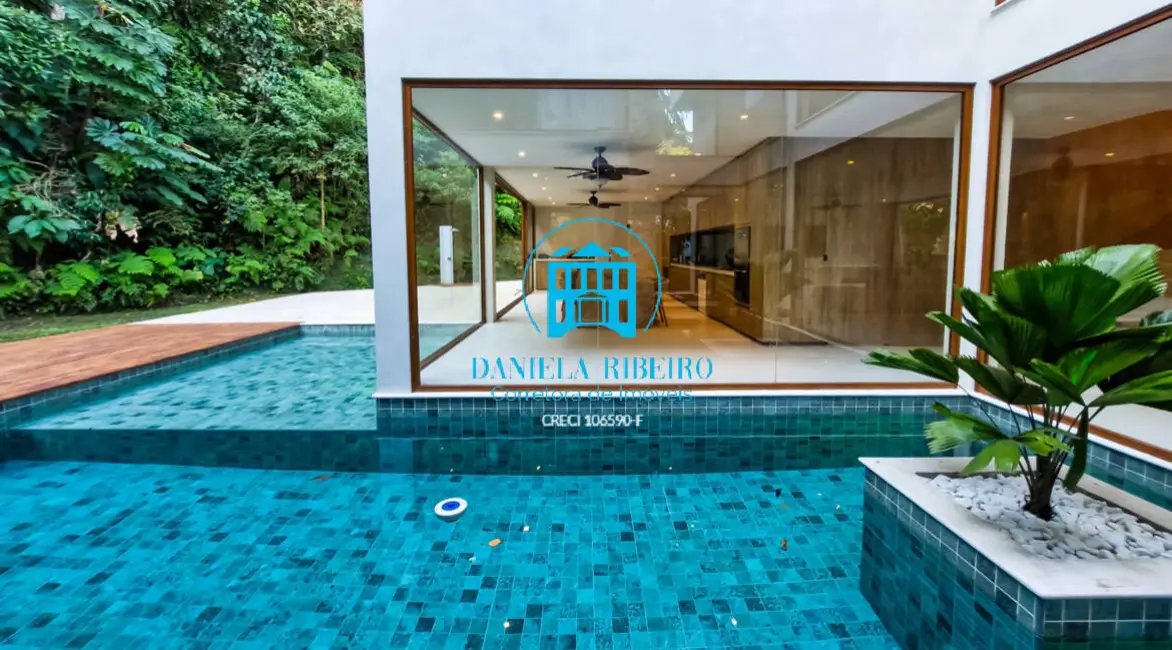 Foto 8 de Casa com 5 quartos à venda, 430m2 em Centro, Caraguatatuba - SP