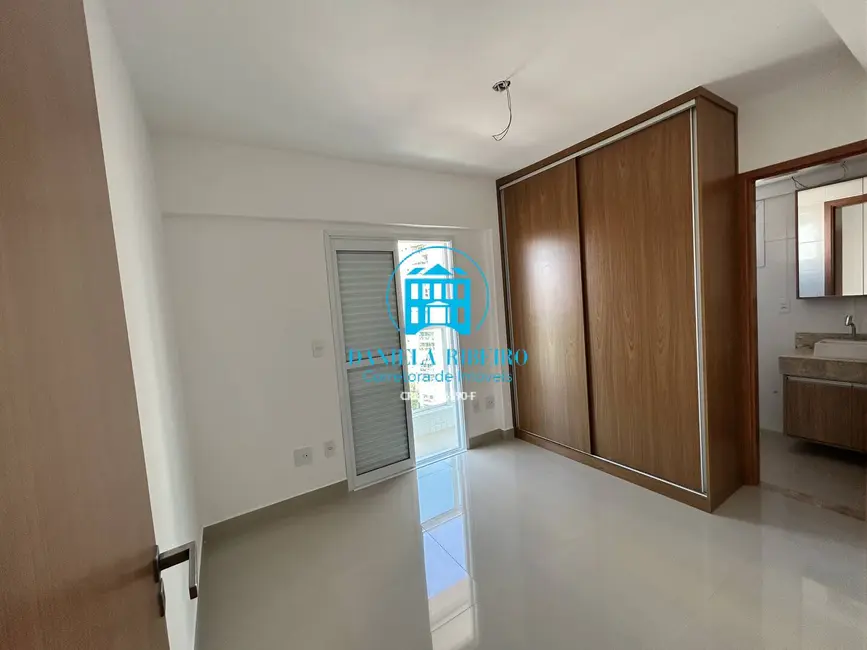 Apartamento com 2 quartos para alugar, 68m2 em Embaré, Santos - SP - imagem 4 Foto 4 de Apartamento com 2 quartos para alugar, 68m2 em Embaré, Santos - SP