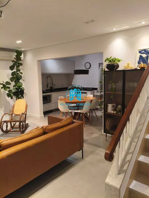 Foto 2 de Casa com 3 quartos à venda, 102m2 em Marapé, Santos - SP