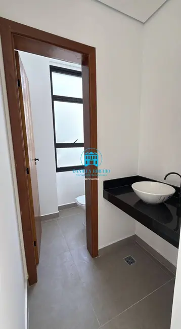 Foto 3 de Casa com 4 quartos à venda, 250m2 em Itanhaem - SP