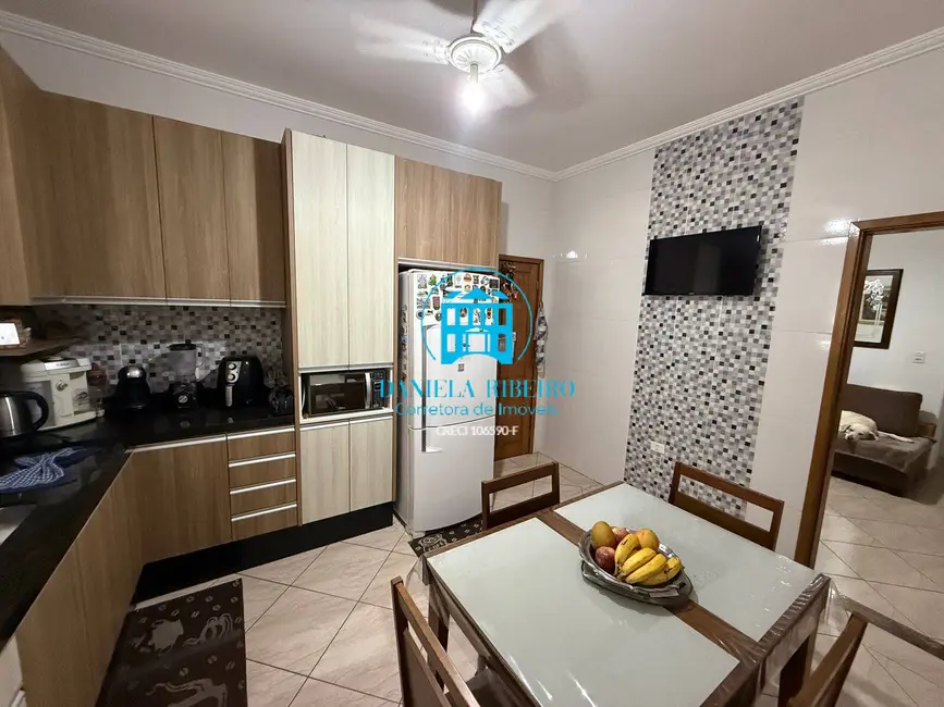 Foto 9 de Casa com 3 quartos à venda, 135m2 em Guilhermina, Praia Grande - SP