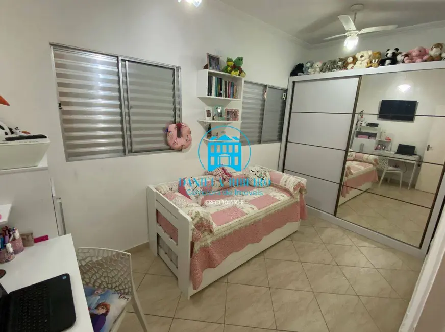 Foto 8 de Casa com 3 quartos à venda, 135m2 em Guilhermina, Praia Grande - SP