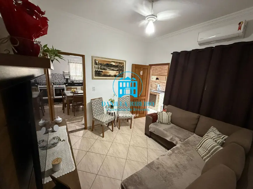 Foto 2 de Casa com 3 quartos à venda, 135m2 em Guilhermina, Praia Grande - SP