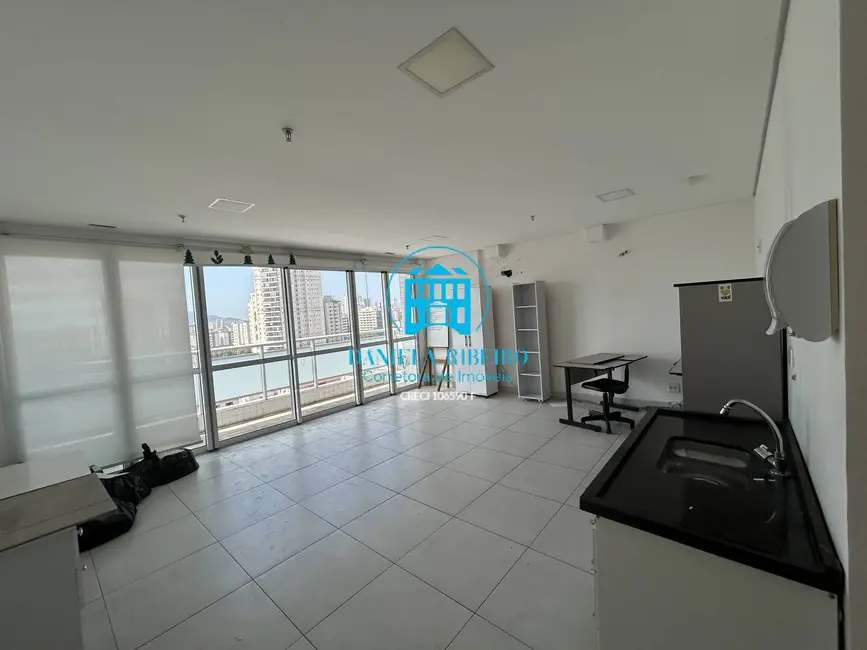 Sala Comercial à venda, 45m2 em Encruzilhada, Santos - SP - imagem 2 Foto 2 de Sala Comercial à venda, 45m2 em Encruzilhada, Santos - SP