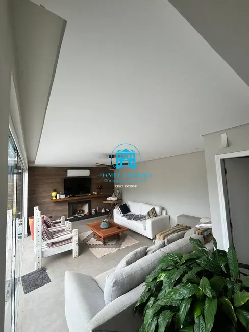 Foto 5 de Casa com 5 quartos à venda, 300m2 em Sao Sebastiao - SP