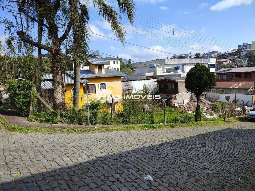 Foto 1 de Terreno / Lote à venda, 355m2 em Floresta, Caxias Do Sul - RS