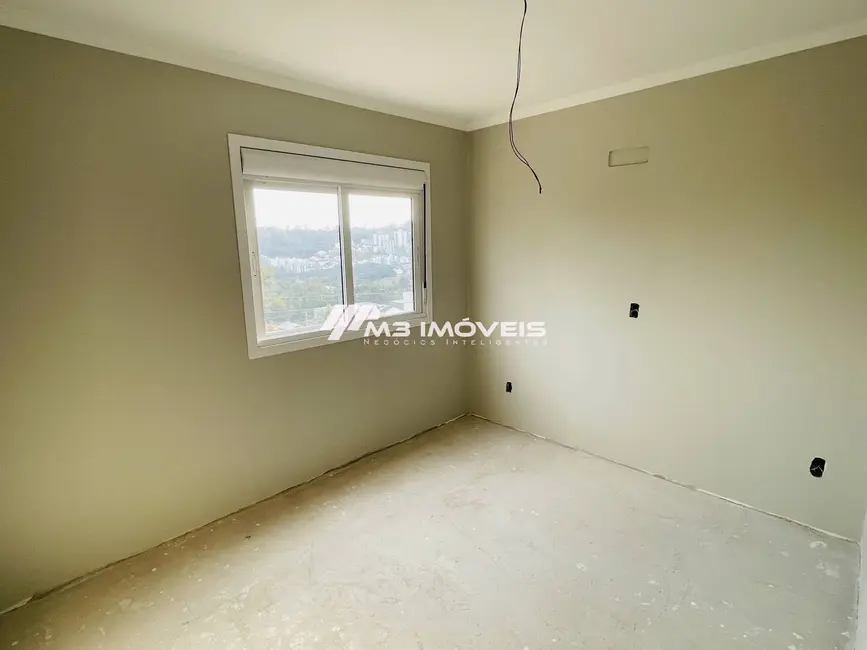 Foto 5 de Sobrado com 3 quartos à venda, 118m2 em Caxias Do Sul - RS